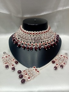 ชุดสร้อยคอช็อคเกอร์เจ้าสาวชุบเงินประดับเพชรคันดัน พร้อมต่างหูจุ้มก้าประดับมุกเคลือบเงา สำหรับงานแต่งงาน เครื่องประดับสำหรับผู้หญิง - Product Image 6