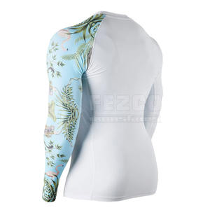 Vente directe d'usine unisexe Rash Guard Spandex/Polyester respirant écologique séchage rapide manches longues meilleur prix bas quantité minimale de commande personnalisé - Product Image 3