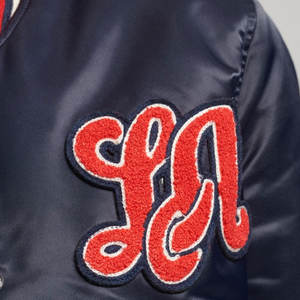 Veste universitaire pour femme au design intemporel et au confort moderne, vêtement d'extérieur élégant, parfait pour la superposition - Product Image 6