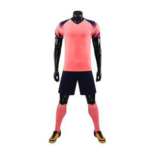 Diseño personalizado y logotipo de alta calidad uniformes de fútbol equipo de secado rápido 100% poliéster fútbol conjunto completo hombres y mujeres uniforme de fútbol - Product Image 1