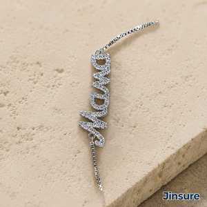 Bracciale Charm 'Mama' Placcato Argento con Cristalli e Strass, Gioiello di Moda per Donne, Regalo Romantico con Design a Lettere - Product Image 1