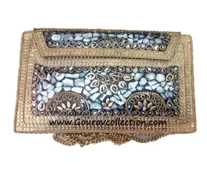 Borse a tracolla da donna con pochette in metallo con perle di madreperla per uso da festa GC-BG-430 uso disponibile al miglior prezzo dall'india