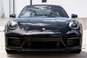 Coupé Usado de Alto Rendimiento con Tracción en las Cuatro Ruedas, Transmisión Automática, Volante a la Izquierda, Asientos de Cuero, Techo Metálico, Neumáticos R19 - Product Image 4