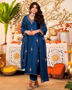 Conjunto Elegante de 3 Piezas para Mujer, Estilo Indio-Pakistaní, Kurta/Kurti de Algodón Puro con Dupatta Estampada, Tallas M a 3XL para Fiestas - Product Image 4