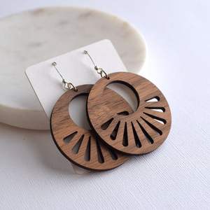 Pendientes de madera para mujer, aretes colgantes geométricos de madera con forma de corazón vintage, a precio asequible, novedad de 2024 - Product Image 6