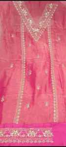 Costumes indiens de protection solaire en soie scintillante brodée à la main non cousue de créateur moderne pour femmes pour les costumes traditionnels - Product Image 4