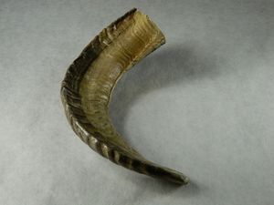 CORNE À BOIRE VIKING PERSONNALISÉE AGATE GRANDE corne de buffle personnalisée VIKING pour boissons corne à boire pour l'occasion de Noël - Product Image 6