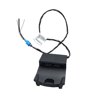 Puerto USB para Mercedes Clase A (W176) A1728202100 (12>18) - Product Image 1