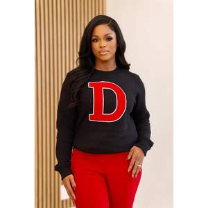Big D DST Chenille Sudadera de cuello redondo Negro Premium Fleece Sorority Apparel Greek Delta Declaración Top de invierno - Product Image 1