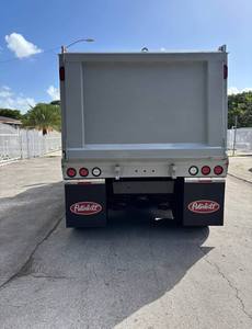 Camion Ribaltabile PETERBILT 567 del 2022 Usato in Buone Condizioni, 6 Cilindri (510 CV), 3 Assi (PACCAR MX-13), 6x4, Alimentazione Diesel, Trasmissione AMT, Guida a Sinistra - Product Image 6