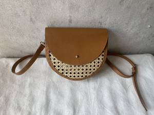 Sac à bandoulière en rotin et cuir tendance 2024 fabriqué au Vietnam pour la saison d'automne - Product Image 4