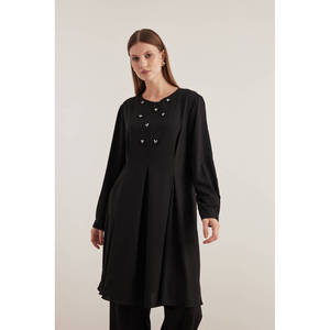 เสื้อคลุมผ้าซาตินสีดำแบบเรียบง่าย - Product Image 1
