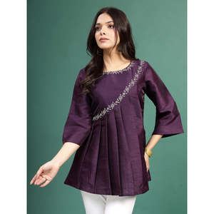 Top de Punto Plisado con Bordado Floral Color Vino para Mujer - Product Image 5