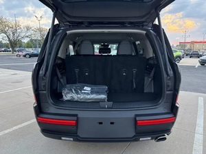 SUV intermédiaire 2025 SEL électrique Smartstream à transmission intégrale avec une autonomie NEDC de 601 à 700 km et une batterie de 90 à 110 kWh - Product Image 3