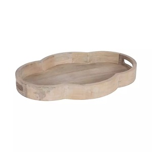 Plateau de service en bois avec base plate et finition lisse conçu pour les intérieurs de cuisine scandinave ou les chambres à thème neutre - Product Image 1