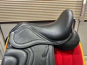 Sillín de doma de alta calidad de cuero doble con relleno de cuero suave de vaca al mejor precio - Product Image 2