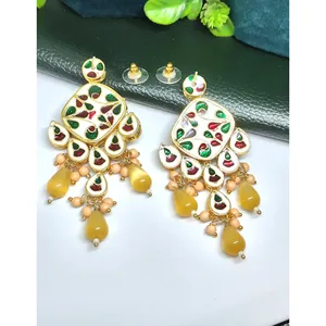 ต่างหูแฟชั่นผู้หญิงแบบห้อยประดับมีนาคารี คุนดัน หินโมนาลิซาสีเหลือง ดีไซน์หรูหรา ประดับด้วยหินคุนดันสีเหลือง - Product Image 2