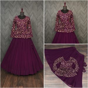 ชุดดีไซน์เนอร์ล่าสุดอินเดียมารยาทดั้งเดิมเบ่งบานเย็บปักถักร้อยทำงาน Lehenga Choli อินเดียผู้ส่งออกและผู้จัดจำหน่าย - Product Image 5