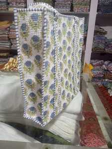 Sac fourre-tout d'hiver matelassé imprimé à la main en Inde, motif floral multicolore, deux bretelles, doublure, vente en gros - Product Image 6