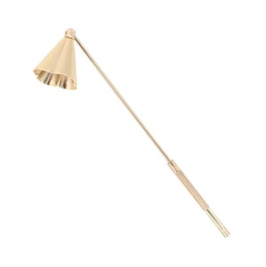 Extincteur de bougie en métal de style antique, conçu pour protéger les flammes des bougies et enrichir l'ambiance traditionnelle avec une élégance classique - Product Image 4