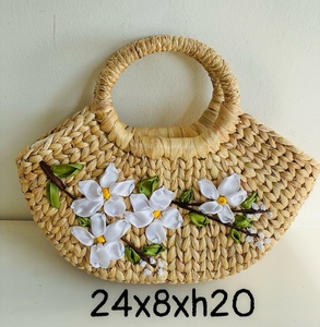 Cesta de jacinto de agua tejida a mano elegante Unisex, cierre abierto con dos asas, forro de algodón elegante adornado con flores - Product Image 3