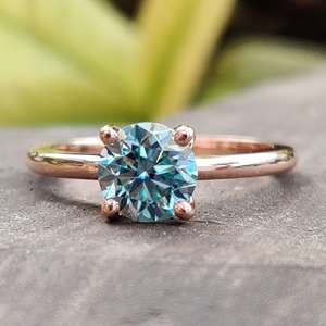Bague de fiançailles de mariage en or 10 ct pour femme certifiée IGI pour fêtes, vintage et spécial, diamant taille brillant, cultivé en laboratoire - Product Image 1