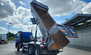 Camión Volquete Volvo FMX 500 8X4 Retarder de Eje Grande con Sistema Hidráulico Euro 6, Súper Limpio, Modelo 2016, en Venta - Product Image 2