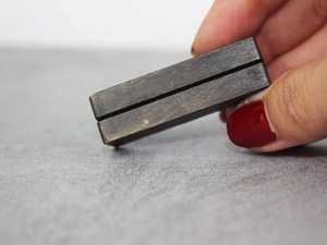 Portatarjetas negro llamativo, pieza de acento limpio y contemporáneo para decoración de fiesta de escritorio de oficina o presentaciones de eventos - Product Image 4