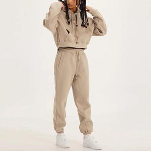 Veste de sport athleisure zippée pour femme avec technologie anti-transpiration, respirante et écologique, technique de lavage innovante pour l'entraînement et le yoga - Product Image 3