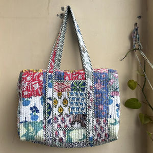 Sac de voyage en patchwork matelassé multicolore Sacs de luxe de qualité supérieure fabriqués en Inde Produit du fabricant indien - Product Image 1
