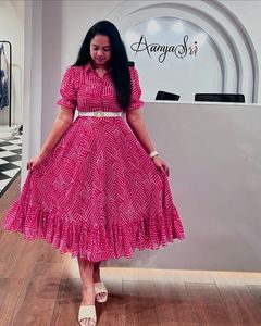 Bollywood Luxe Designer Georgette Maxi Elégant Imprimé Géométrique Flowy Mode Indo-Occidentale avec Ourlet à Volants - Product Image 2