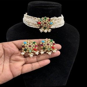 Conjunto de Joyería de Lujo para Mujer, Estilo Gargantilla, para Fiestas y Bodas, Diseño de Alta Calidad con Forma de Corazón, Tamaño Personalizado, Material de Latón y Cobre - Product Image 1