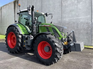Tractor Premium Fendt 718 828 Vario con Motor Potente, Equipo de Última Generación, Diseñado para 100 HP, Máquina Agrícola de Alta Resistencia y Calidad - Product Image 1