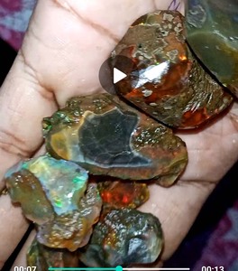 โอปอลน้ำผึ้งธรรมชาติจากเอธิโอเปีย เครื่องประดับแฟชั่นดิบสำหรับงานปาร์ตี้ HARI OM CREATIONS ได้รับการรับรองจาก IGI - Product Image 1