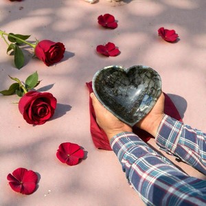 Prix d'usine, bols en cristal de labradorite naturelle en forme de cœur, pierre de guérison énergétique, décoration d'intérieur, figurine Feng Shui, cadeau - Product Image 3