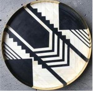 Plateau de service rond en métal et MDF avec motif moderne fait à la main en incrustation d'os avec fonction de service de café et de thé - Product Image 1