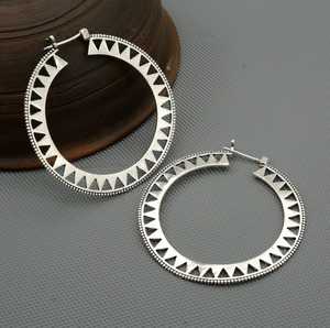 สร้อยคอโชคเกอร์คริสตัลทำด้วยมือลูกปัดร้อยสีธรรมชาติขนาด8มม. พร้อมงานฝีมือจากหินที่สง่างาม - Product Image 1