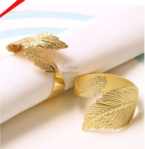 Hermoso servilletero con forma de hoja con acabado dorado para restaurante y bar de hotel - Product Image 4
