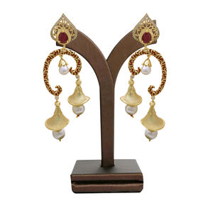 Elegante antiguo imitación AD mate plateado pendientes tradicional AD estilo colgante personalizado moda latón proveedor de moda para exportación - Product Image 1