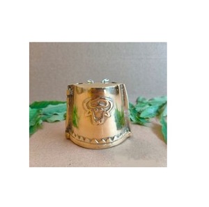 Campanas decorativas de vaca de latón indio para instalaciones religiosas, decoración de campo o accesorios espirituales vintage - Product Image 1