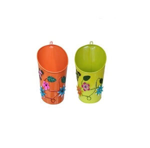 Améliorez votre jardin avec des pots de fleurs rouge marron design, des jardinières élégantes parfaites pour la maison et l'extérieur. - Product Image 2