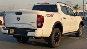 Nissan Navara Pro-4x AWD 2024 2025, transmission intégrale, 2,5 L, 4 cylindres, diesel automatique, pick-up - Product Image 4