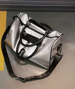 กระเป๋าเดินทางกีฬาผู้หญิงแฟชั่นใหม่ ความจุขนาดใหญ่ ผลิตจากไนลอนโพลีเอสเตอร์ 100% สีและขนาดปรับแต่งได้ คุณภาพสูงสำหรับกิจกรรมกลางแจ้ง - Product Image 1