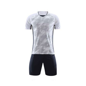 Ensemble d'uniformes de football personnalisés avec logo, vente en gros, maillot de football au design personnalisé, impression par sublimation, vêtements de football personnalisés, short - Product Image 2