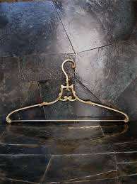 ไม้แขวนเสื้อเหล็กที่กำหนดเองที่มีโลโก้ - Product Image 2