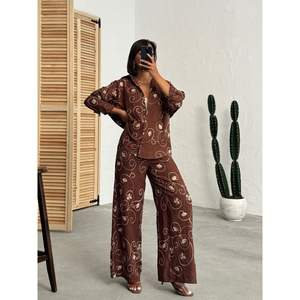 Pantalons brodés pour femmes en gros – Élégance et style pour vos tenues - Product Image 3