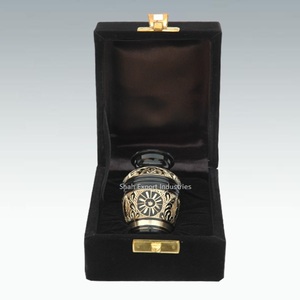 โกศทองเหลืองพร้อมกล่อง - Product Image 2