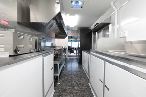 Remolque de 20 pies Workhorse Step Van Food Truck de acero inoxidable de fibra de vidrio Snacks Hotdogs Helado Caramelos Chips Comida rápida - Product Image 3