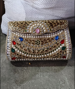Bolso de Mano de Lujo con Mosaico Kundan para Mujer, para Eventos Festivos Tradicionales, Elegante Bolso de Mano con Mosaico Kundan y Pedrería Decorativa - Product Image 1