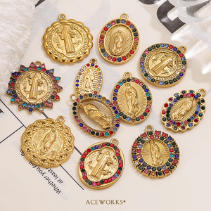Amuletos Católicos Adornados con Joyas |   Medallas Religiosas Cristianas de la Virgen María en Acero Inoxidable con Baño de Oro PVD de 18K y Circonitas, Resistentes al Agua y al Deslustre - Product Image 3